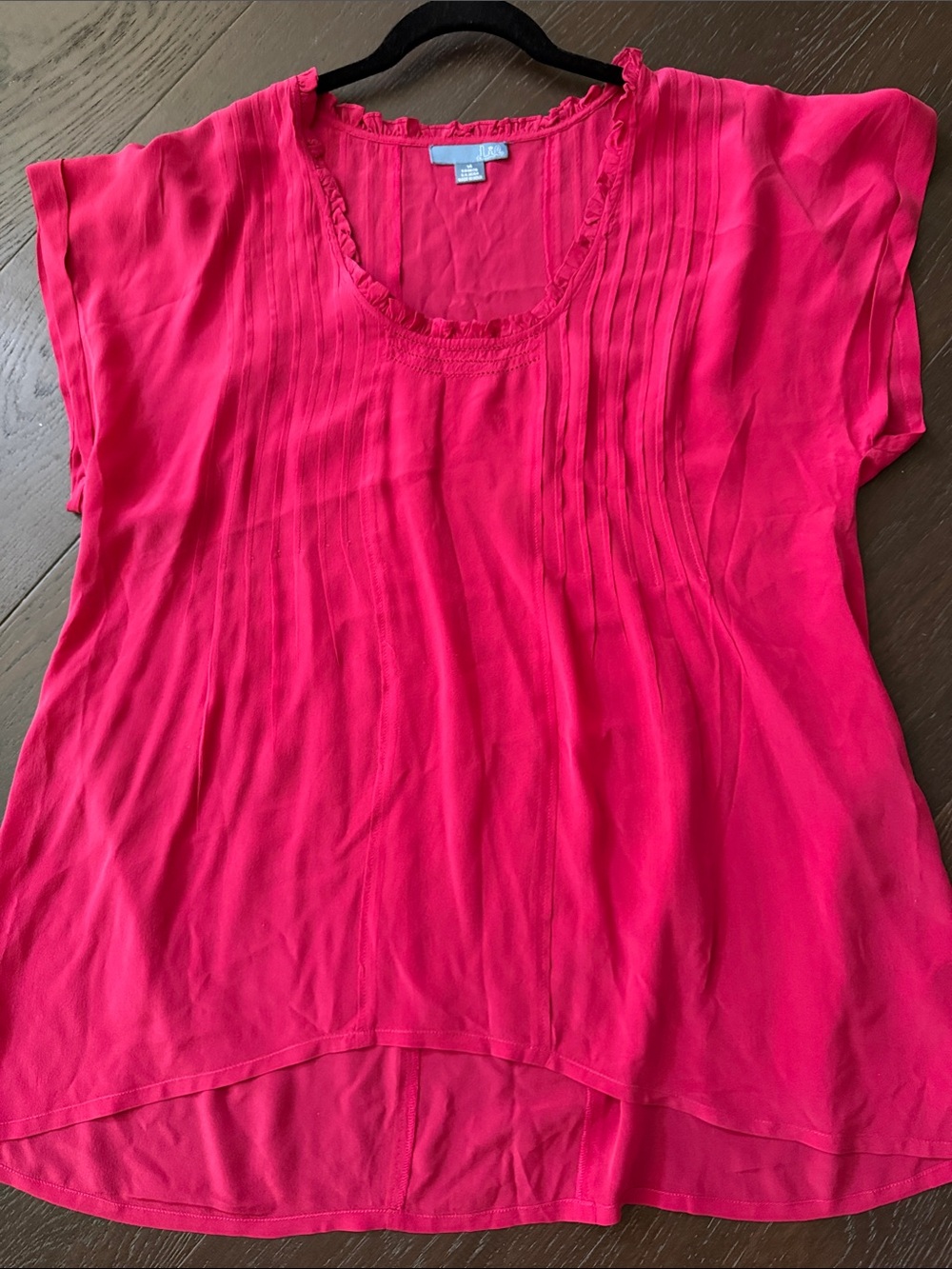 Lie, 💯 % silk Bright Pink Pintuck Scoop Neck Tunic